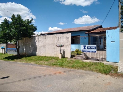 Duas casas geminadas de madeira, à venda, Cristo Rei, Campo Largo