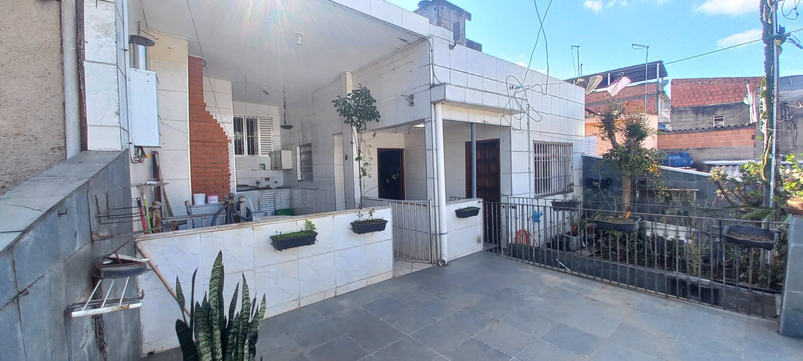 CASA NO JARDIM MIRIAM - 2 QUARTOS E 2 VAGAS