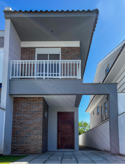 Casa (Sobrado Padrão), com 3 quartos e 3 banheiros à Venda, 168 m² em Florianópolis/SC