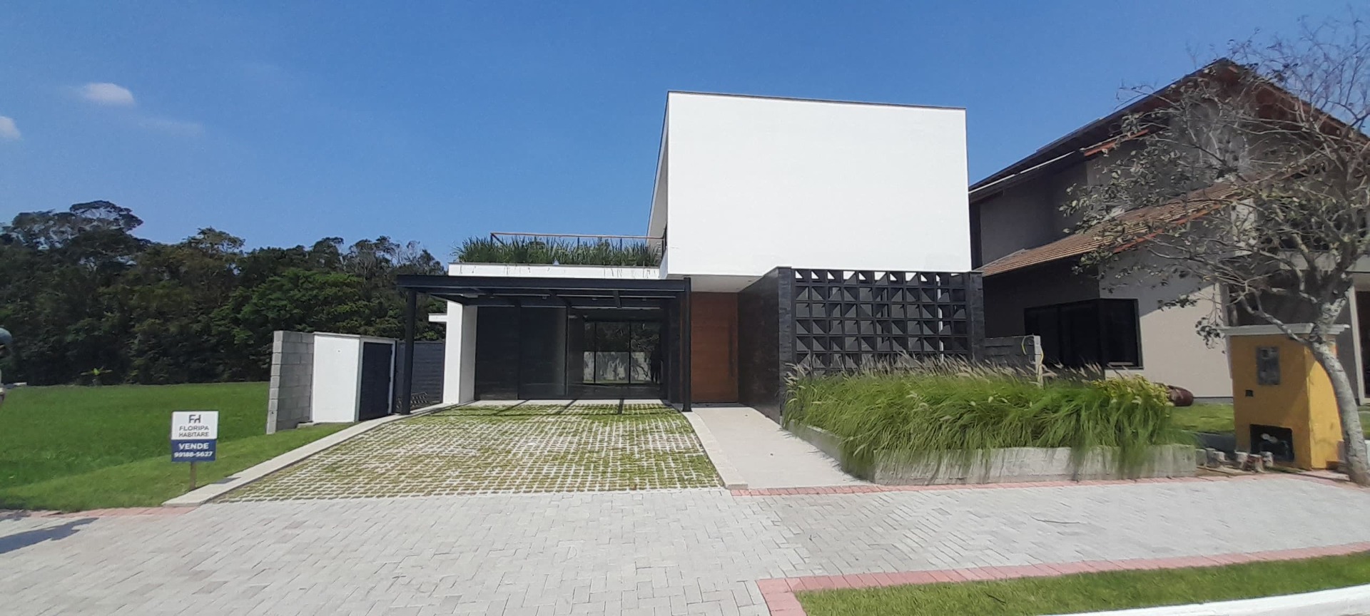 Casa de Condomínio à venda com 4 quartos, 322m² - Foto 2