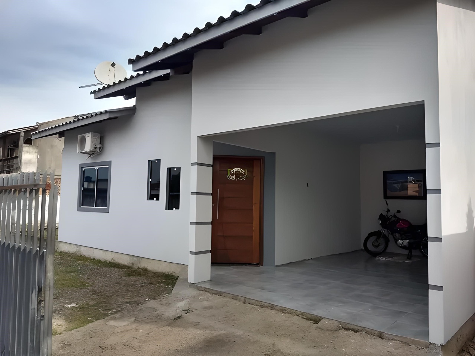 Casa à venda com 2 quartos, 90m² - Foto 2