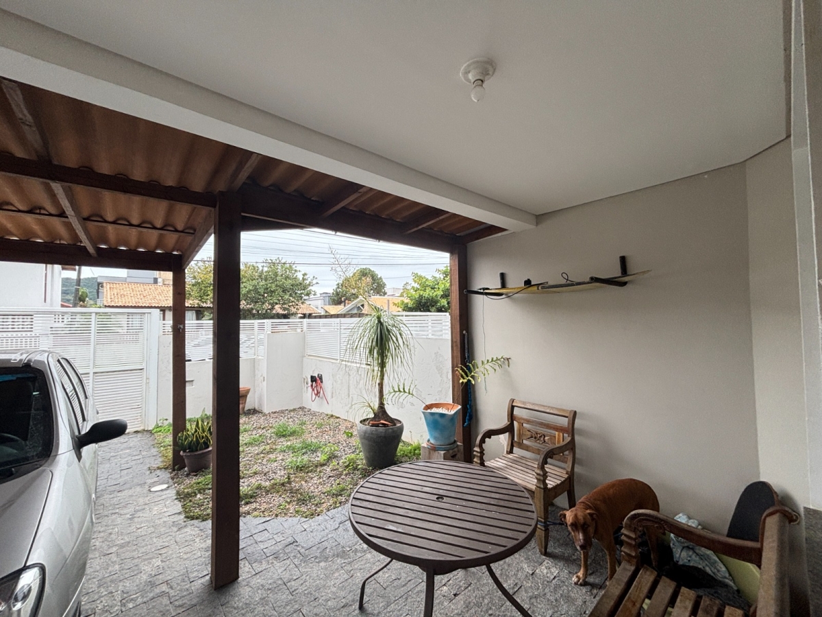 Casa 3 dormitórios aconchegante e mobiliada