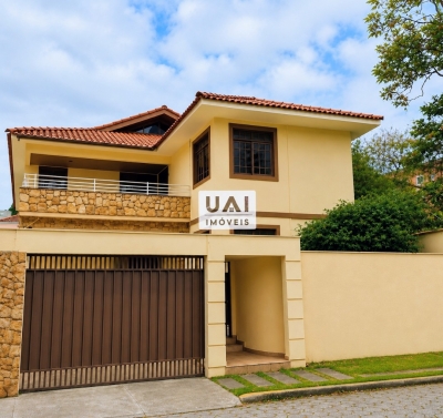 Locação - Casa (Sobrado Padrão) - Centro - Itajubá/MG - Cod. 1500