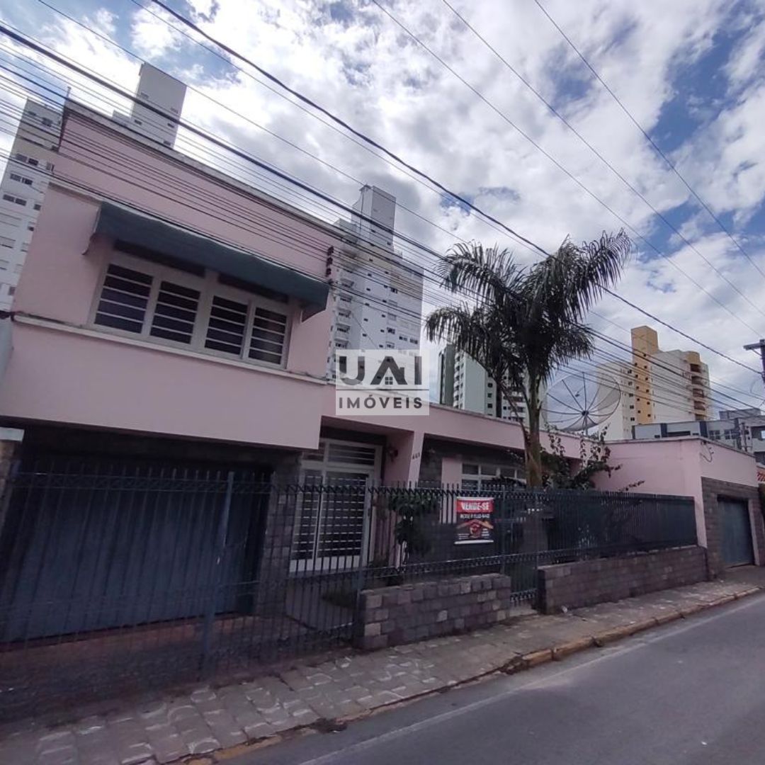 Foto do anúncio: Venda - Casa (Padrão) - Centro - Itajubá/MG - Cod. 24