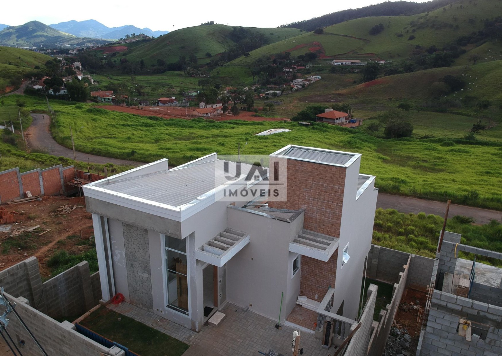 Foto do anúncio: Venda - Casa (Sobrado Padrão) - Loteamento Jardim Califórnia - Itajubá/MG - Cod. 35