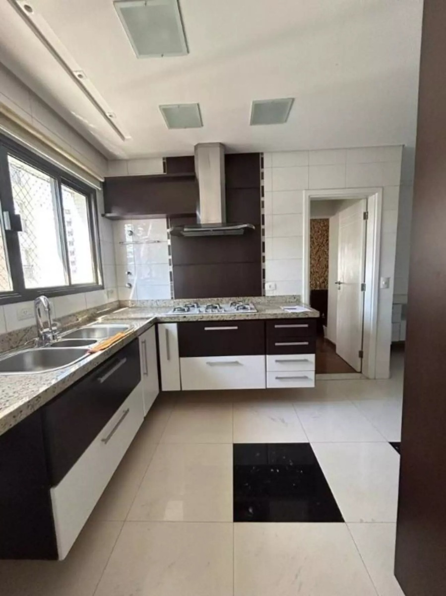 Apartamento para alugar com 4 quartos, 214m² - Foto 10