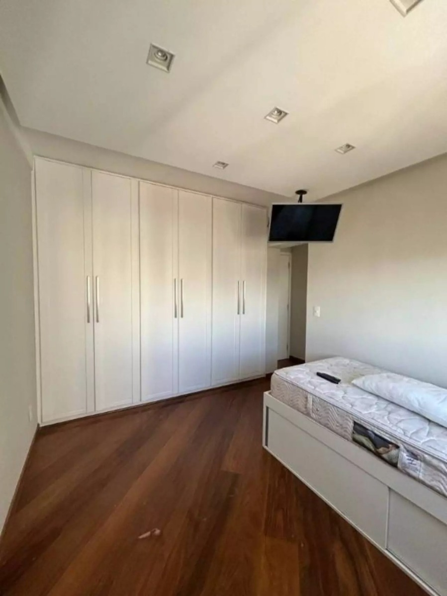 Apartamento para alugar com 4 quartos, 214m² - Foto 14