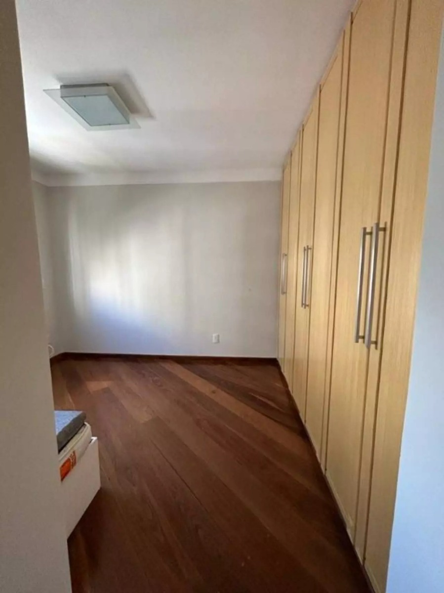 Apartamento para alugar com 4 quartos, 214m² - Foto 16