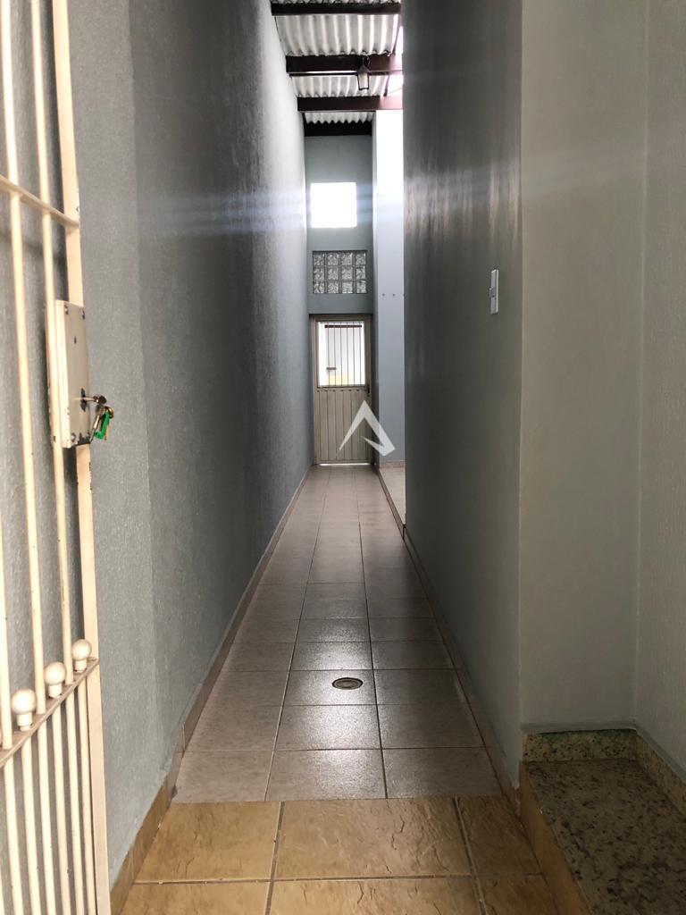 Sobrado à venda com 2 quartos, 254m² - Foto 4