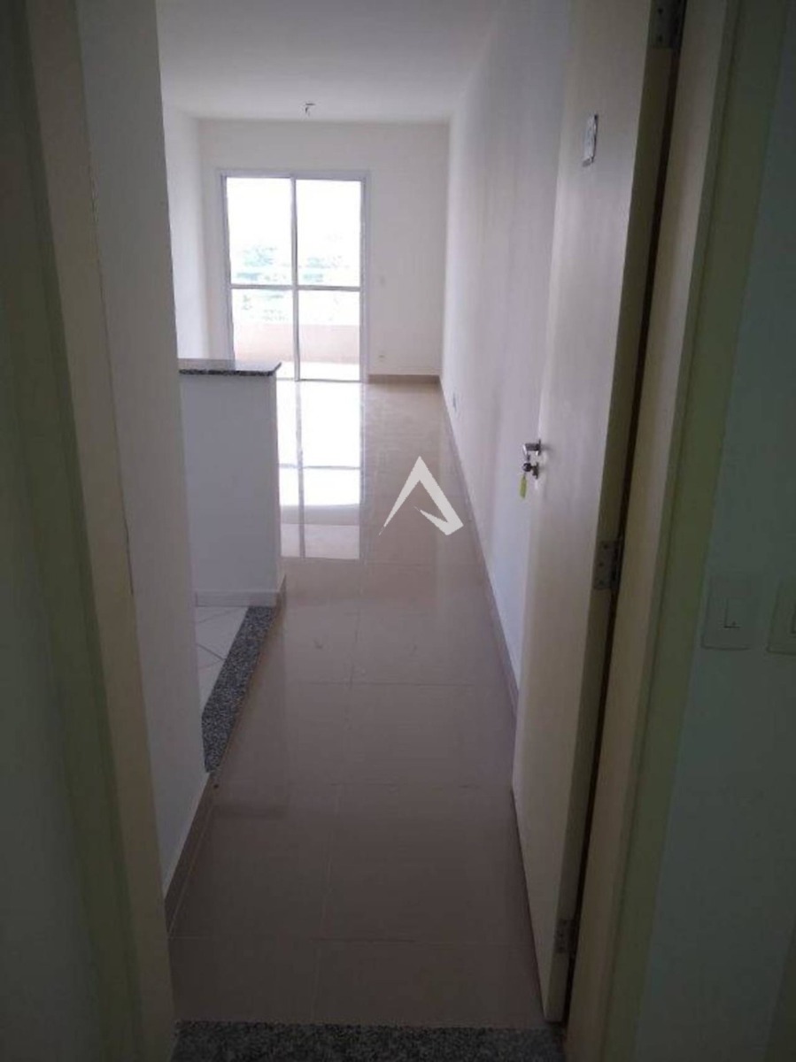 Apartamento para alugar com 3 quartos, 83m² - Foto 2