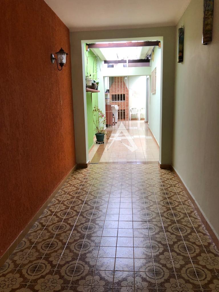 Casa à venda com 2 quartos, 210m² - Foto 3