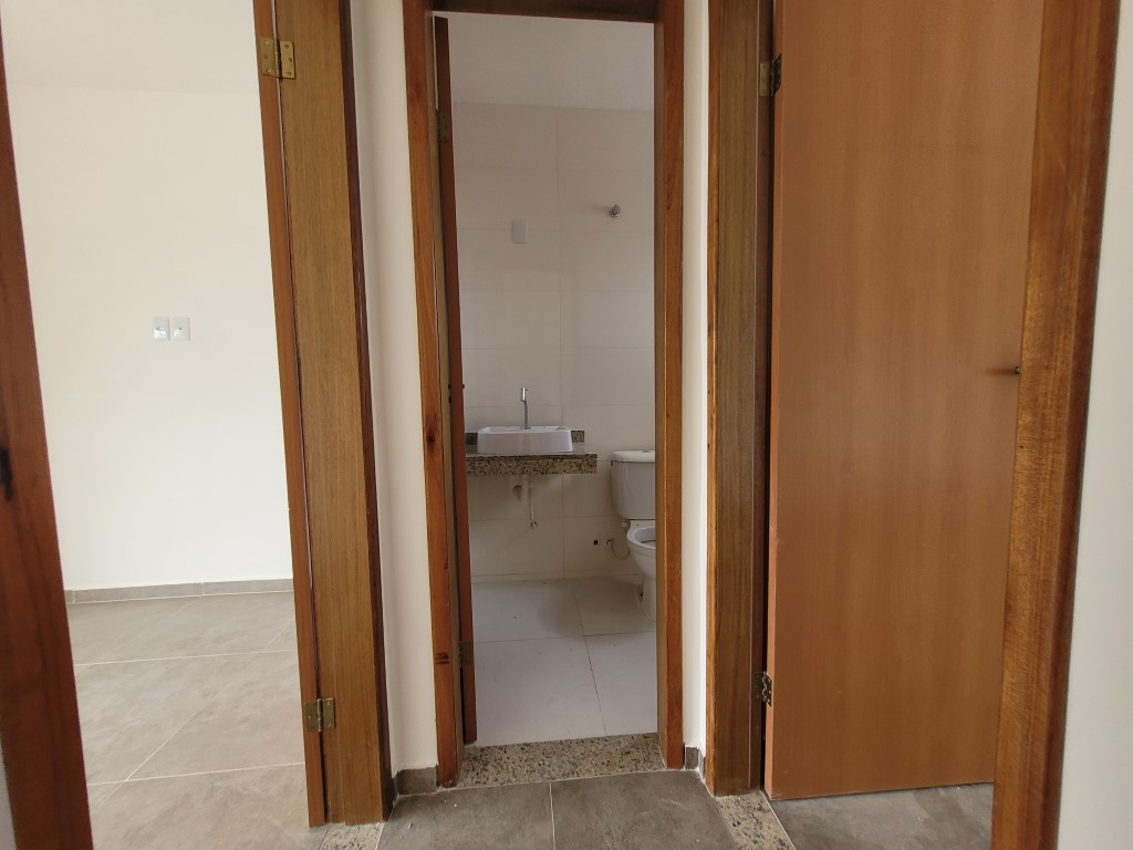 Casa à venda com 2 quartos, 70m² - Foto 13