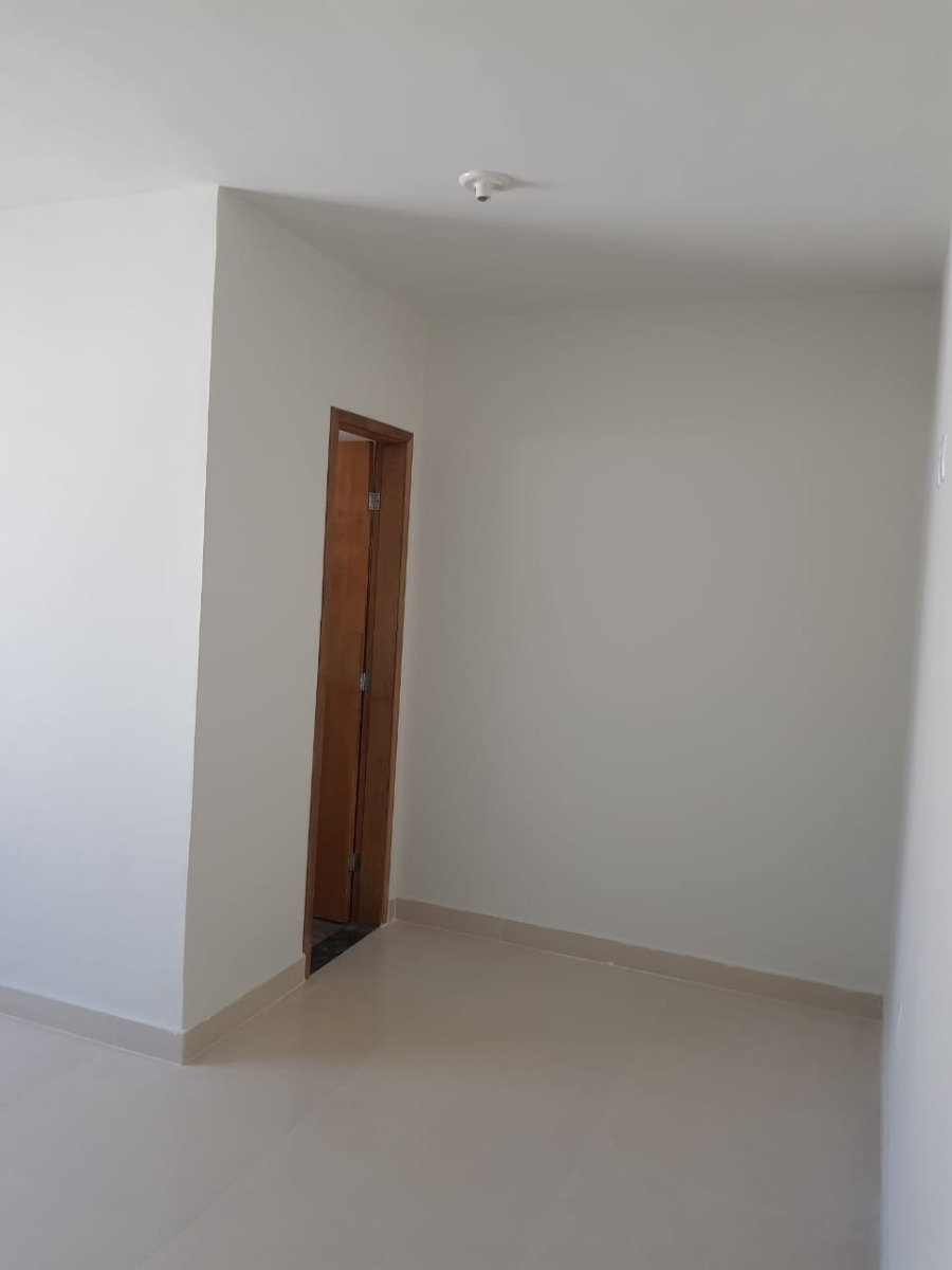 Casa à venda com 2 quartos, 90m² - Foto 12