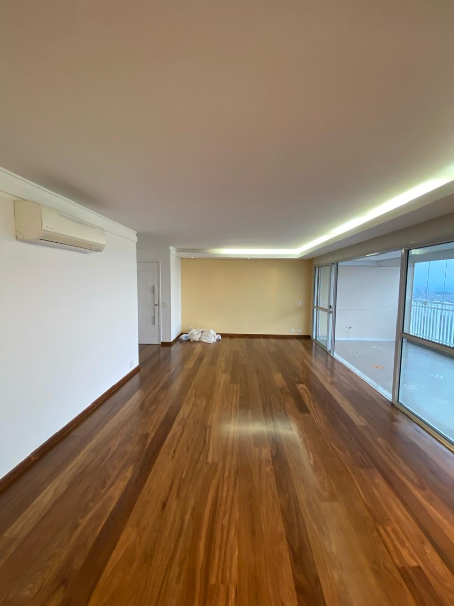 Apartamento à venda com 3 quartos, 134m² - Foto 2