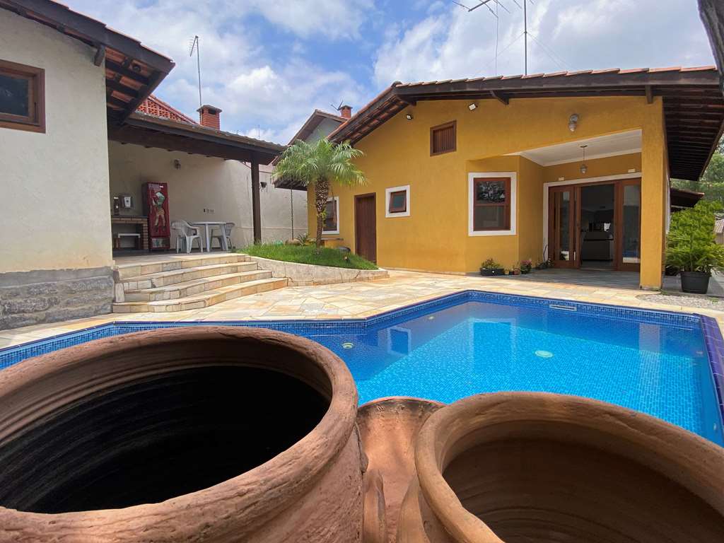 Casa à venda com 3 quartos, 361m² - Foto 2