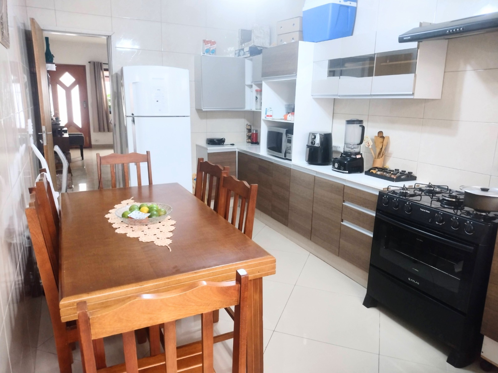 Casa à venda com 3 quartos, 69m² - Foto 1