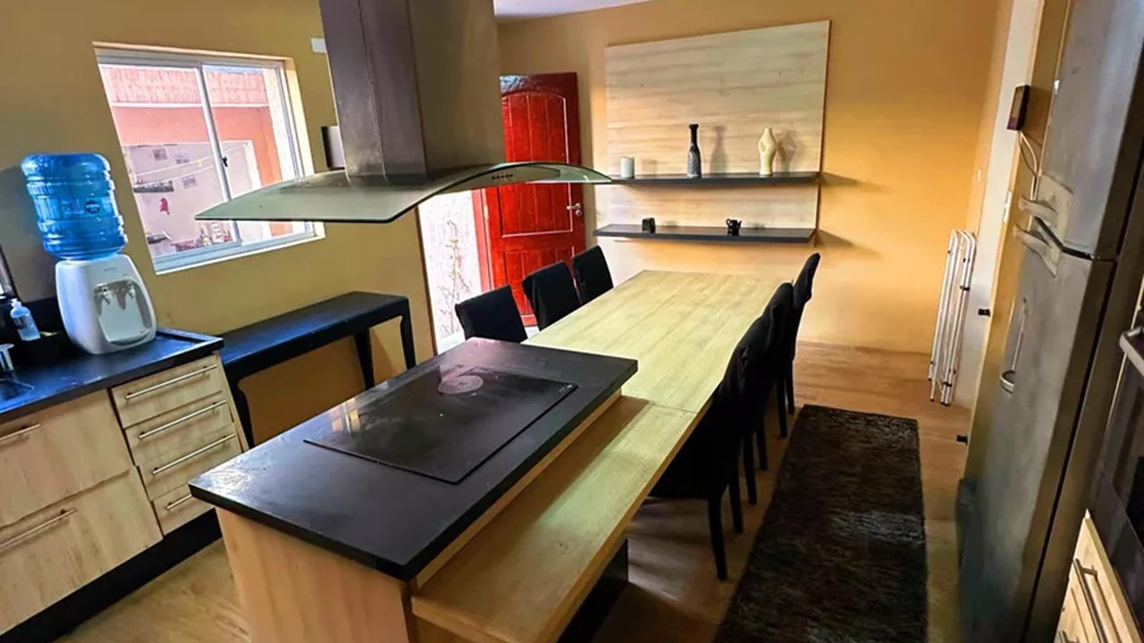 Casa à venda com 3 quartos, 210m² - Foto 10