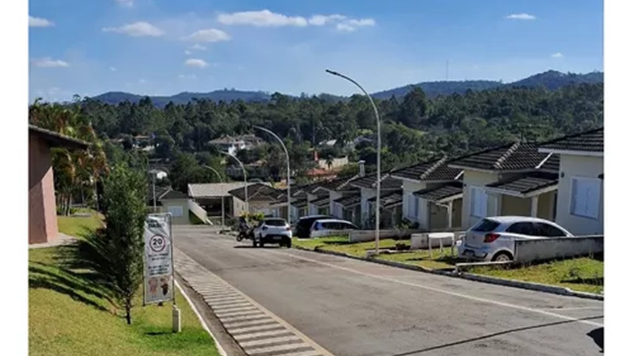 Casa à venda com 3 quartos, 200m² - Foto 3