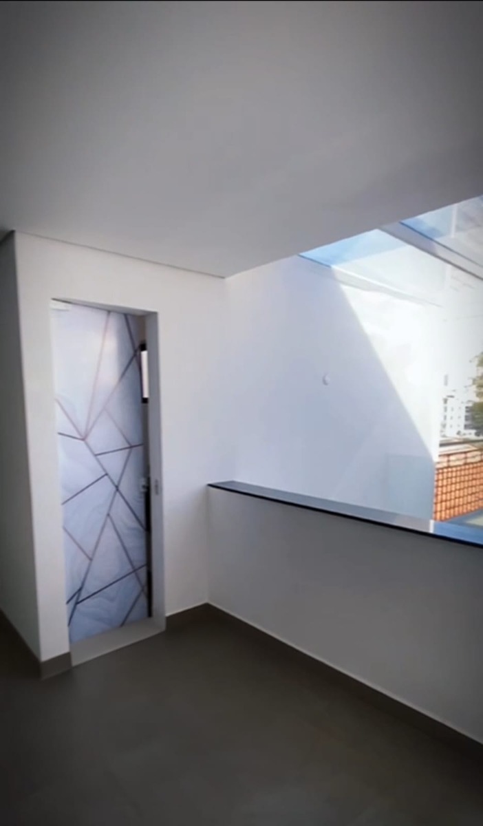 Sobrado à venda com 3 quartos, 188m² - Foto 2