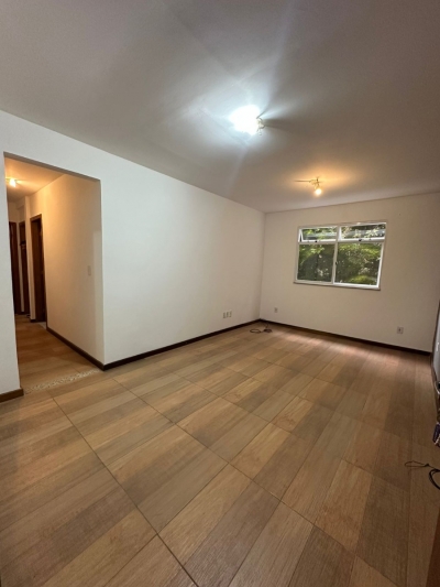 Locação - Apartamento (Padrão) - Mosela - Petrópolis/RJ - Cod. 0064
