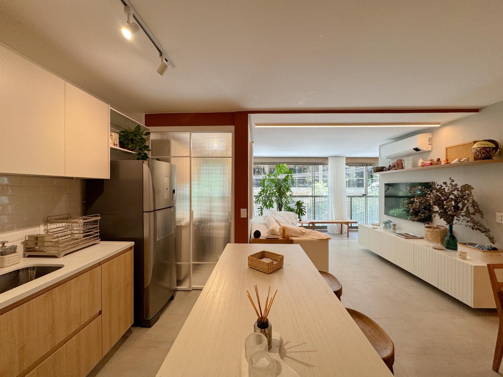 Apartamento 108m2 na Rua Sambaiba Leblon - 2 Quartos com Suite